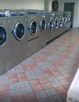 Laundry World in Carbondale, Illinois.